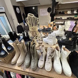 Kringloopwinkel Kringloopwinkel ZusZus & Zo in Genderen